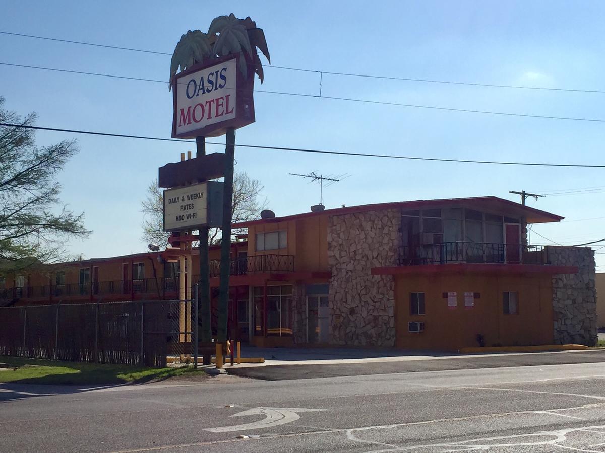 Oasis Motel Arlington Exterior photo